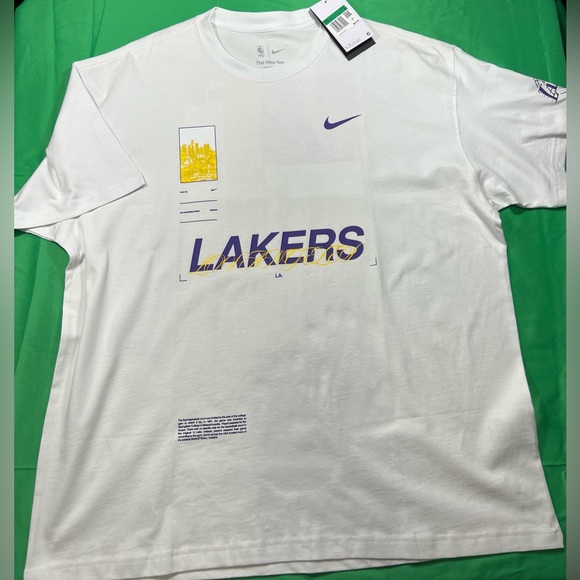 The Nike Tee - Picture 1 of 10